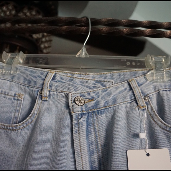 Asymmetrical Y2K Streetwear Mom Jeans - Picture 5 of 6